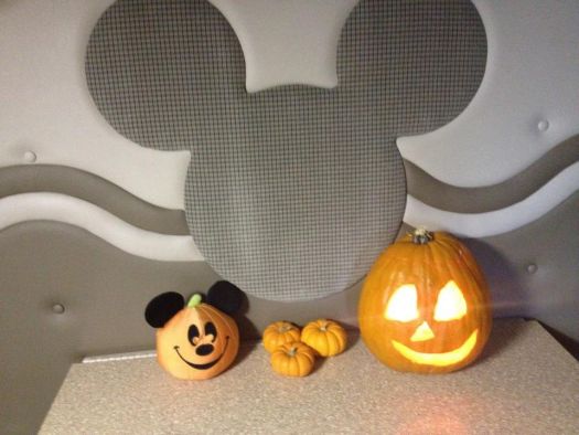 Halloween_pumpkin_MIckey_Pumpkin.jpg