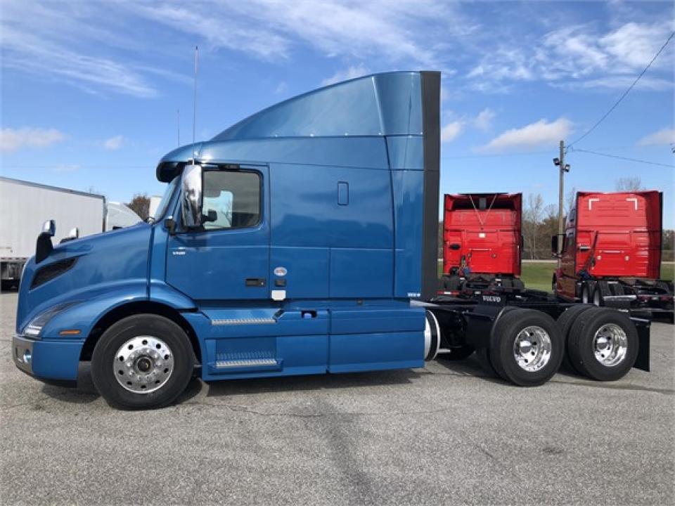 New 2021 VOLVO VNR64T640 For Sale In Defiance, OH 43512 ...